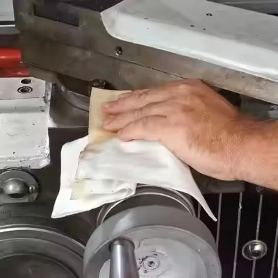 White Shop Towels Heavy Duty PET And Wood Pulp Industrial Cleaning Wipes Nonwoven Disposable Wiper